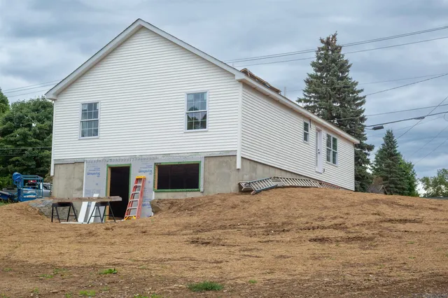 $149,000 | 68 Pine Street, Bristol, VT 05443