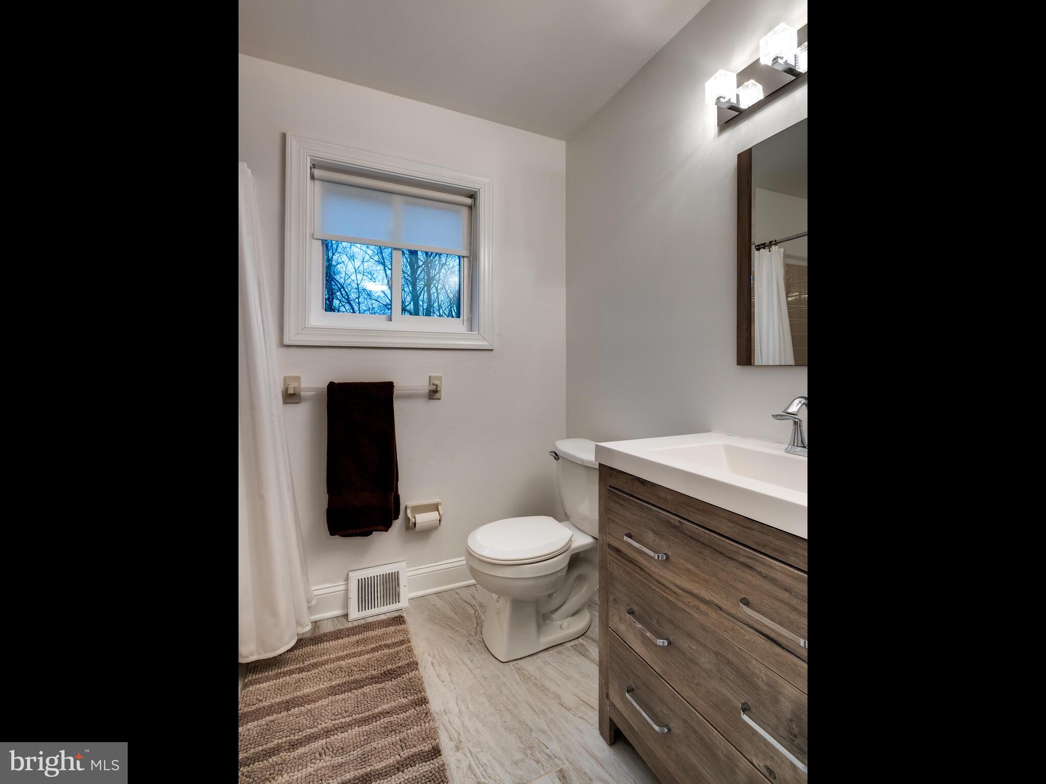 1102 Brinton Place Road, Unit 18 West Chester, PA 19380 - Photo 24 of 37 Hall Bath