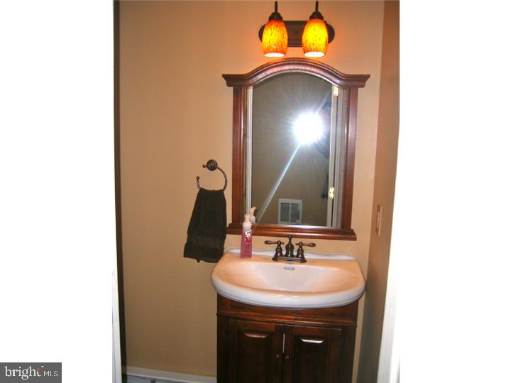 324 Highland Road Pottstown, PA 19464 - Photo 14 of 25 Gallery Image 14