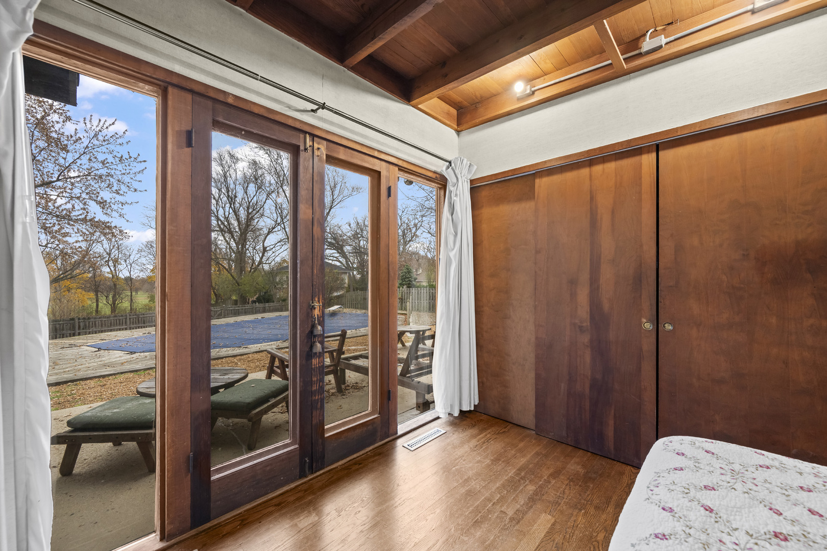 2345 North McAree Road Waukegan, IL 60087 - Photo 24 of 40 a view of an empty room and window