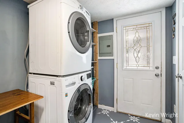 $214,900 | 6137 East Street, Twin Lake, MI 49457