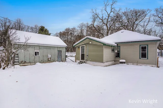 $214,900 | 6137 East Street, Twin Lake, MI 49457