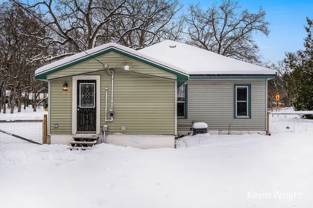 $214,900 | 6137 East Street, Twin Lake, MI 49457