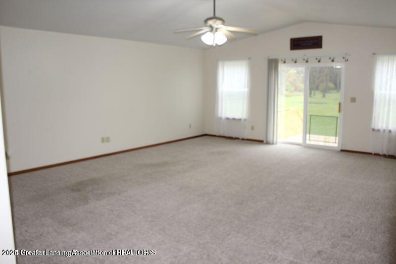 10122 Royston Road Grand Ledge, MI 48837 - Photo 10 of 29 20241015133434107650000000-o
