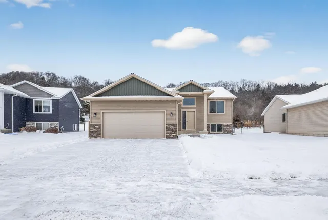 $460,000 | 2163 Hadley Hills Drive Northeast, Rochester, MN 55906