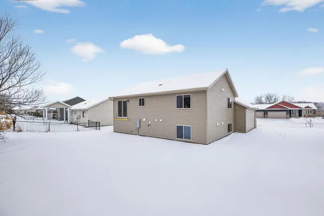 $460,000 | 2163 Hadley Hills Drive Northeast, Rochester, MN 55906