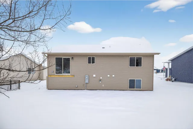 $460,000 | 2163 Hadley Hills Drive Northeast, Rochester, MN 55906