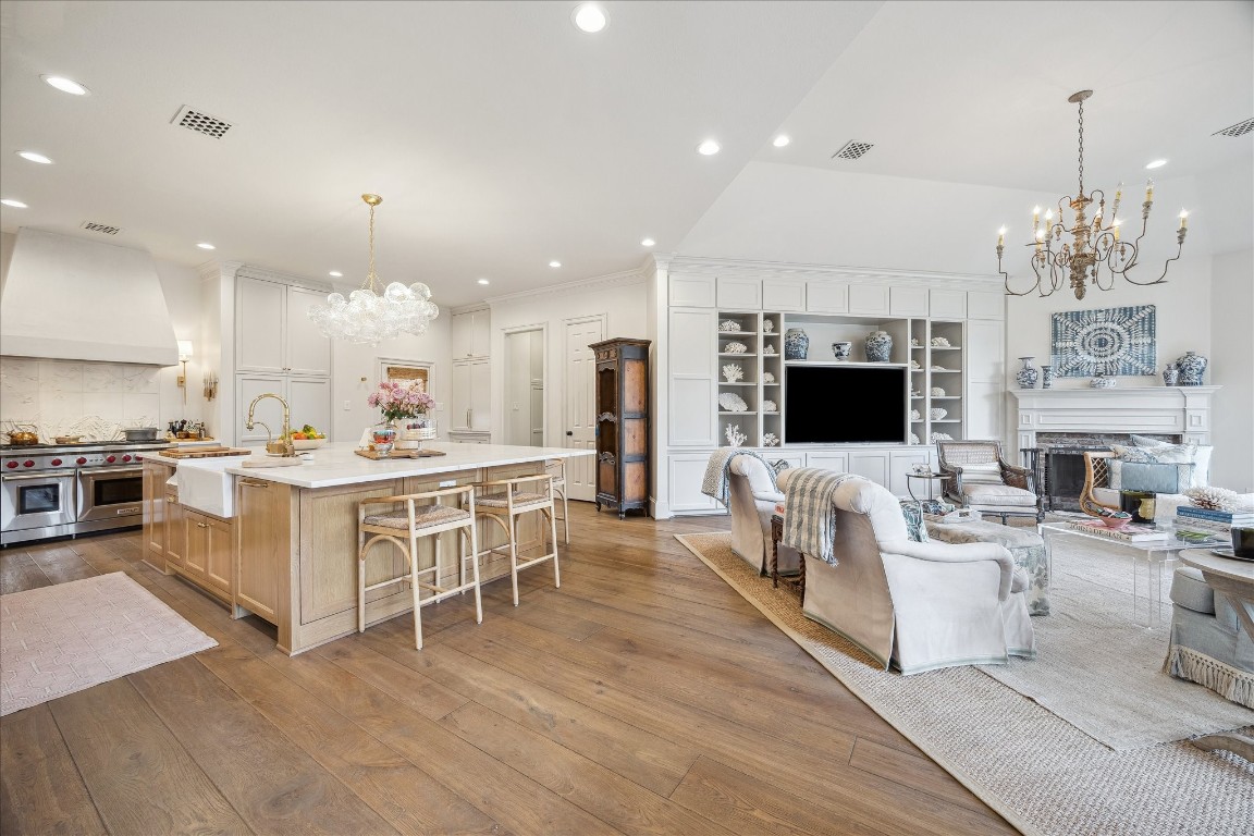 11524 Taylorcrest Road Houston, TX 77024 - Photo 20 of 47 At the heart of the home, the kitchen, family room, and breakfast room blend seamlessly together.