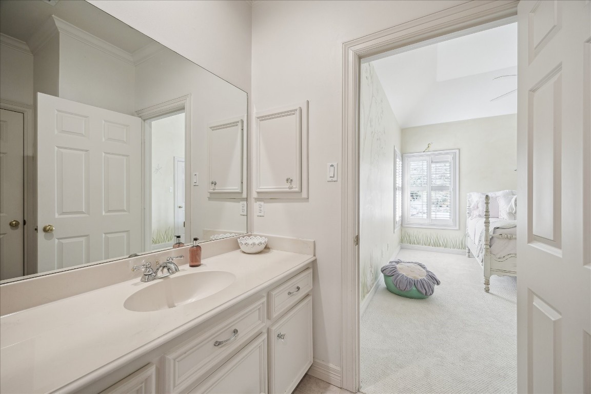 11524 Taylorcrest Road Houston, TX 77024 - Photo 34 of 47