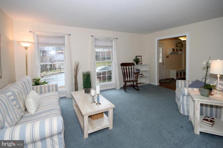 9903 Natick Road Burke, VA 22015 - Photo 3 of 30 Living Room #2