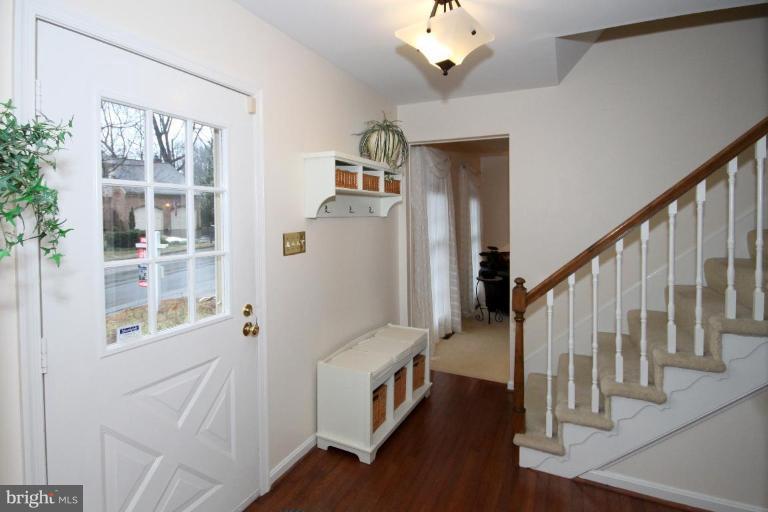 9903 Natick Road Burke, VA 22015 - Photo 23 of 30 Entrance / Foyer