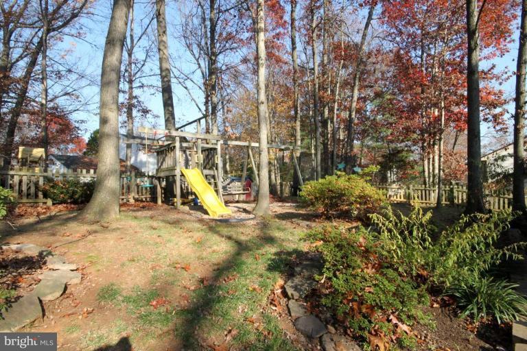 9903 Natick Road Burke, VA 22015 - Photo 24 of 30 Exterior #2