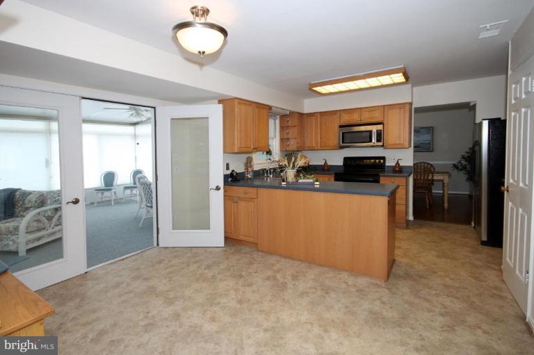 9903 Natick Road Burke, VA 22015 - Photo 26 of 30 Kitchen