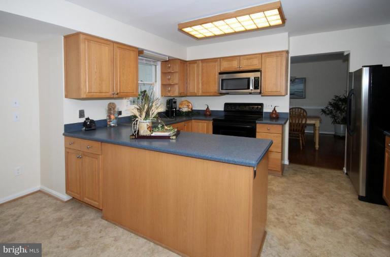 9903 Natick Road Burke, VA 22015 - Photo 27 of 30 Kitchen #2