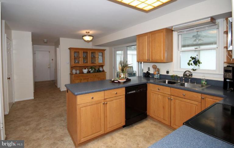 9903 Natick Road Burke, VA 22015 - Photo 28 of 30 Kitchen #3