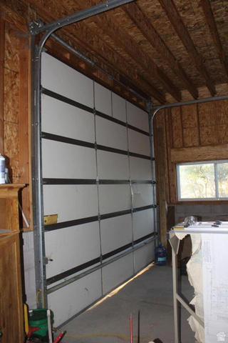 2498 West Silverado Ridge Alton, UT 84710 - Photo 42 of 51 View of garage