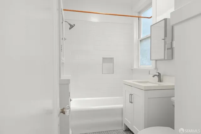 $2,995 | 1166 South Van Ness Avenue, Unit 3, San Francisco, CA 94110