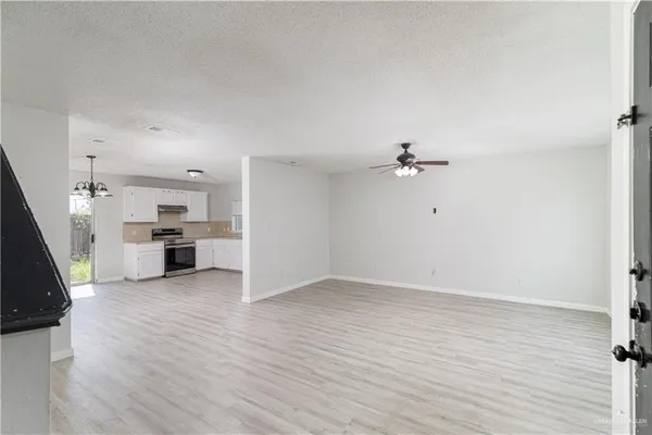 $1,795 | 3425 Ozark Avenue, McAllen, TX 78504