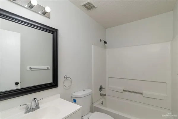 $1,795 | 3425 Ozark Avenue, McAllen, TX 78504