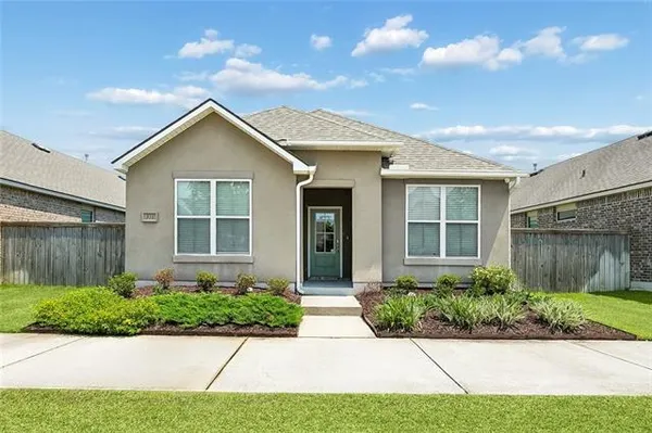 $230,000 | 311 East Lakeshore Lndg Drive, Slidell, LA 70461