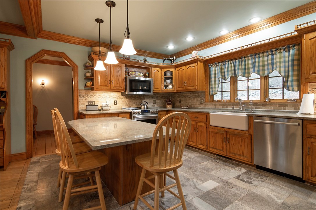 50 Springbrook Road Westerly, RI 02891 - Photo 9 of 37