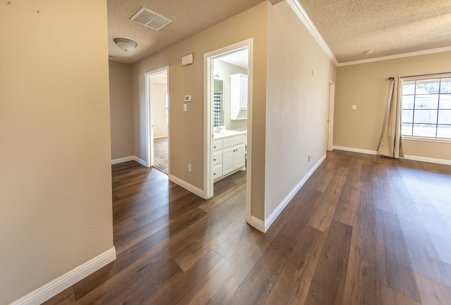 2325 77th Street Lubbock, TX 79423 - Photo 4 of 24 2L9A1452