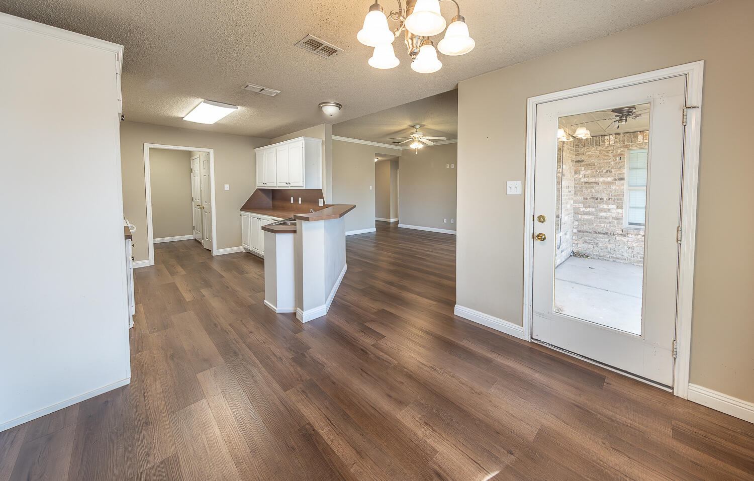 2325 77th Street Lubbock, TX 79423 - Photo 9 of 24 2L9A1490