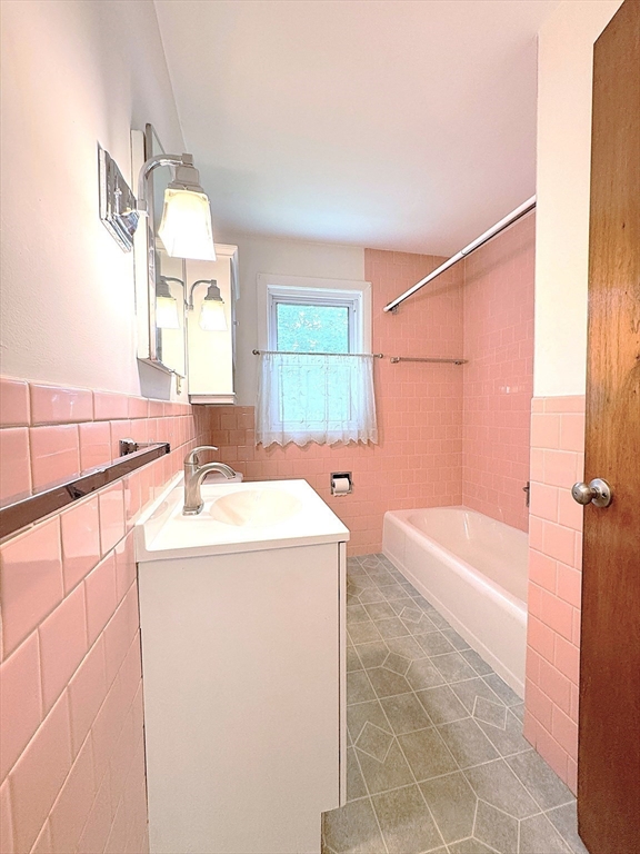 17 Meadowbrook Road Hudson, MA 01749 - Photo 13 of 27