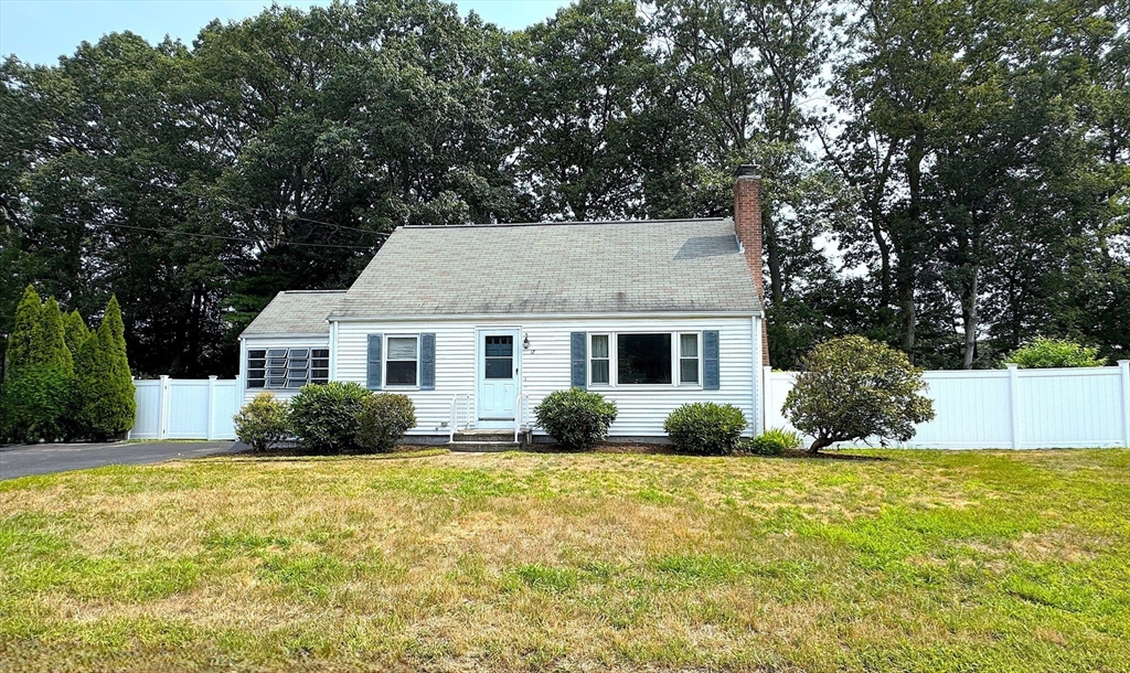 17 Meadowbrook Road Hudson, MA 01749 - Photo 2 of 27