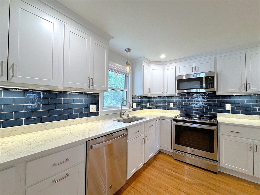 17 Meadowbrook Road Hudson, MA 01749 - Photo 7 of 27