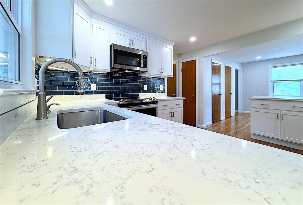 17 Meadowbrook Road Hudson, MA 01749 - Photo 8 of 27