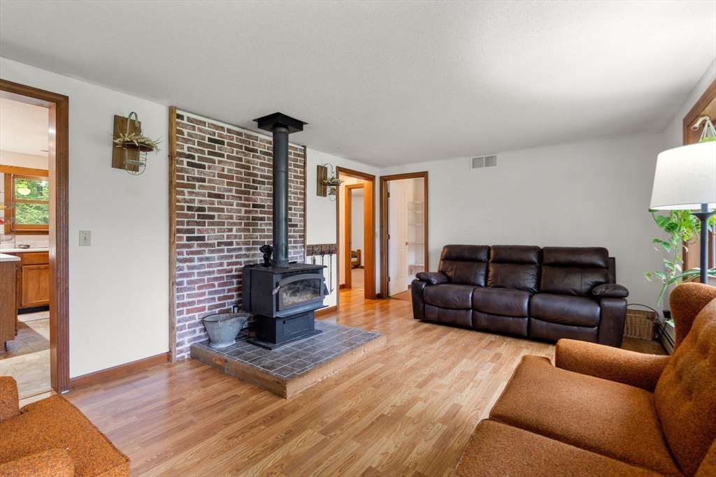 210 Rice Street Athol, MA 01331 - Photo 6 of 21