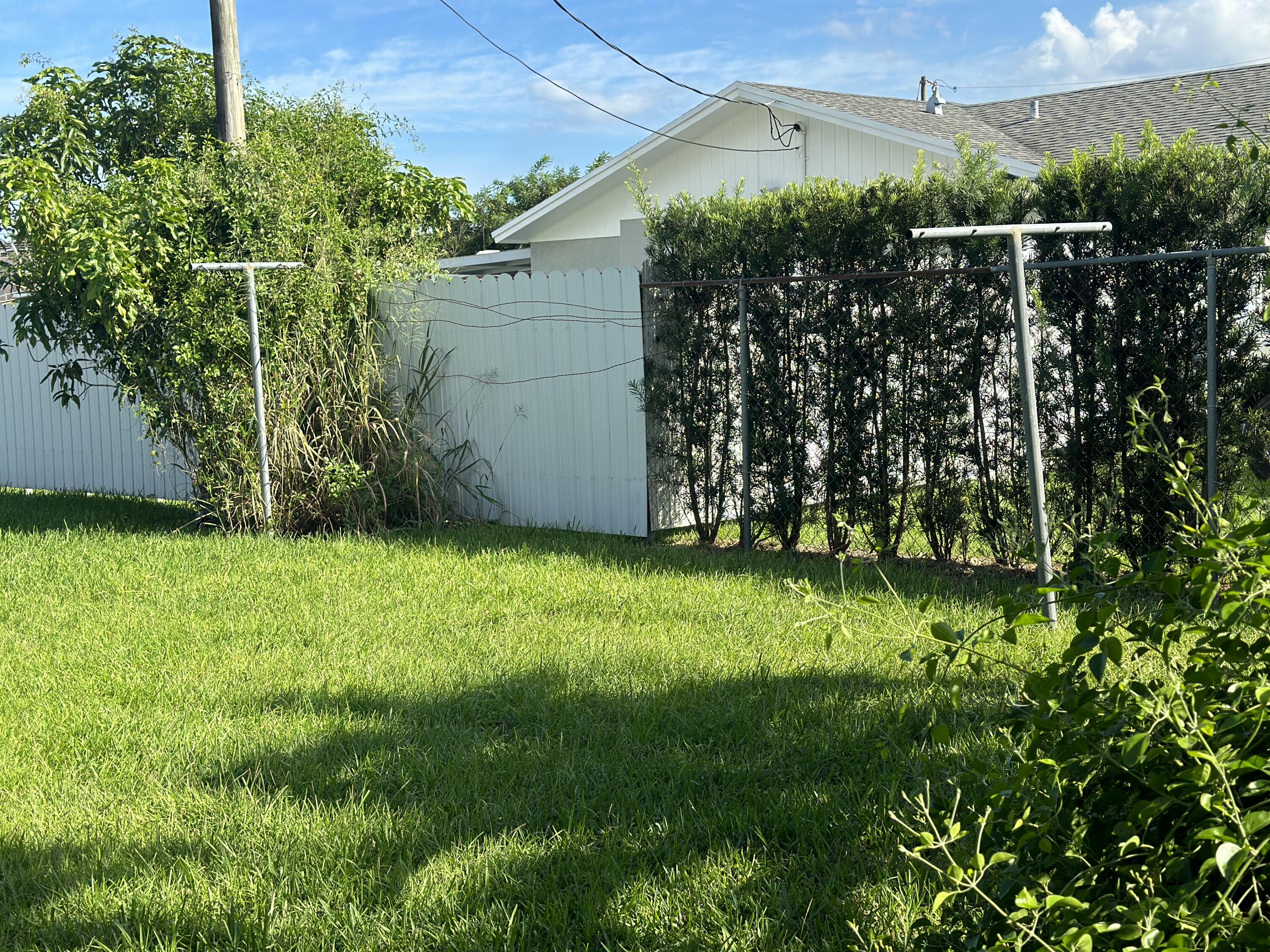 18147 Southwest 105th Avenue Miami, FL 33157 - Photo 5 of 7 IMG_0506