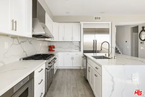 $1,395,000 | 11540 Apulia Court, Porter Ranch, CA 91326