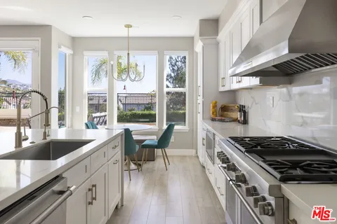 $1,395,000 | 11540 Apulia Court, Porter Ranch, CA 91326