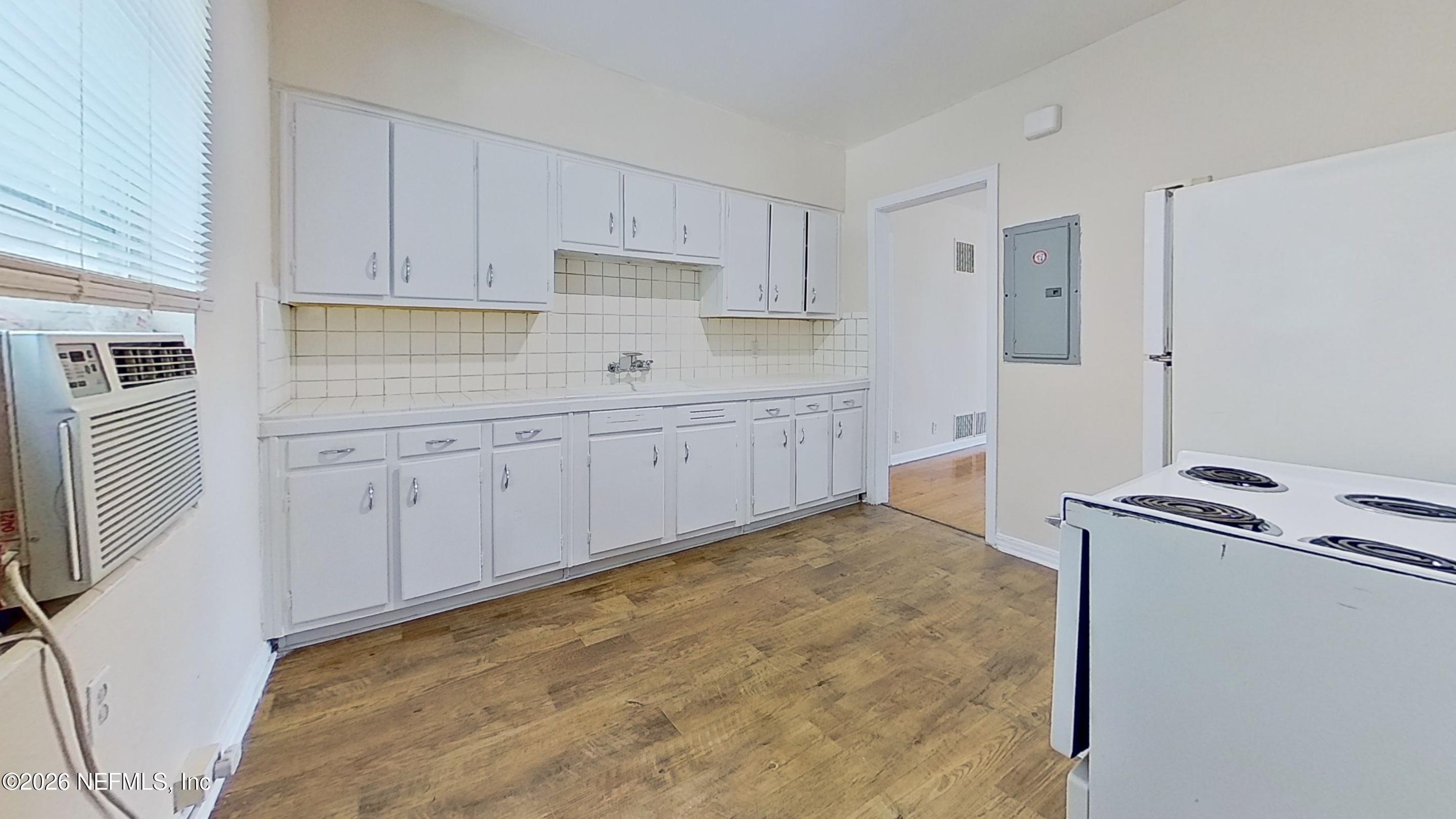 1464 Holmesdale Road Jacksonville, FL 32207 - Photo 5 of 10 original (2)