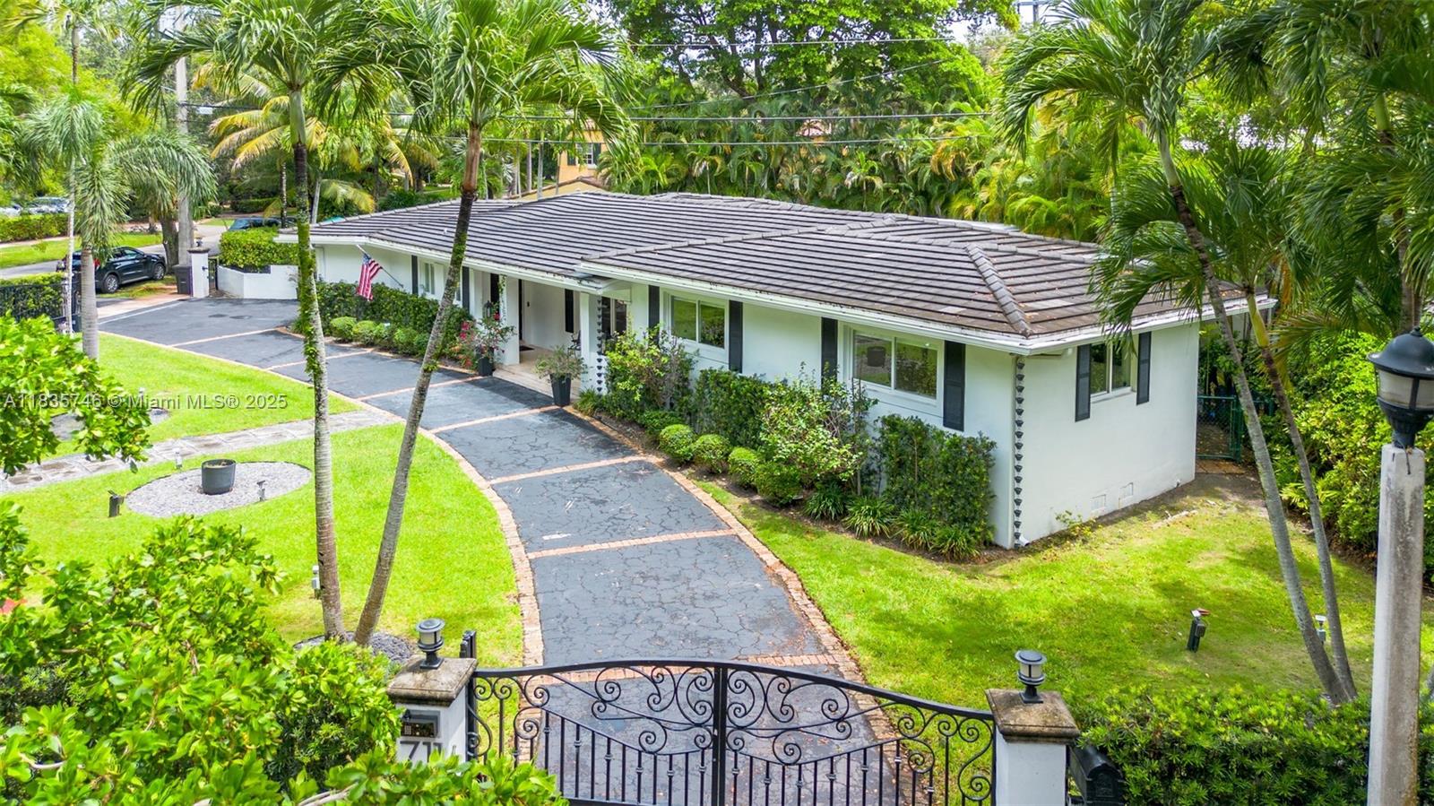 711 Sunset Road Coral Gables, FL 33143 - Photo 5 of 44 Gallery Image 5