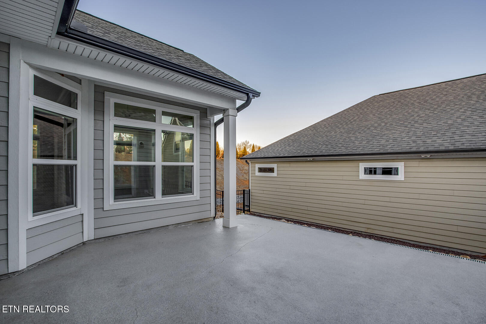 403 Sycamore Place Loudon, TN 37774 - Photo 18 of 60 18_403 Sycamore Place_Patio01