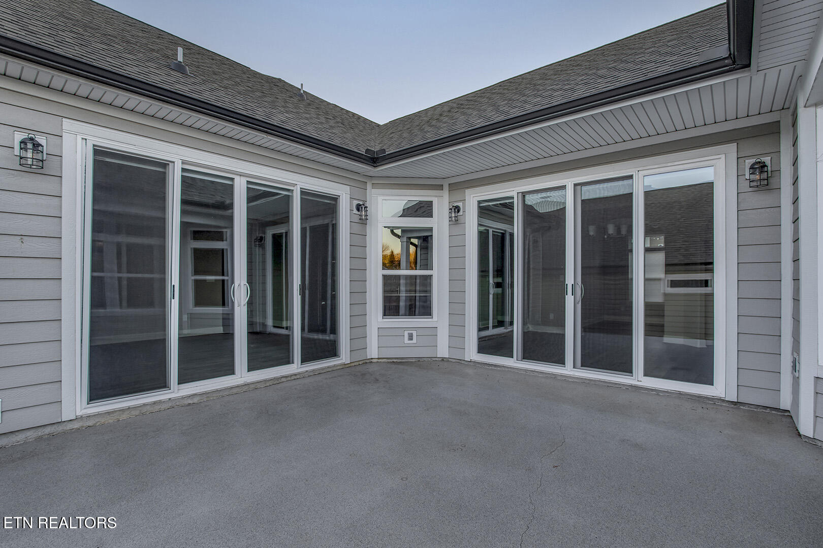 403 Sycamore Place Loudon, TN 37774 - Photo 20 of 60 20_403 Sycamore Place_Patio03