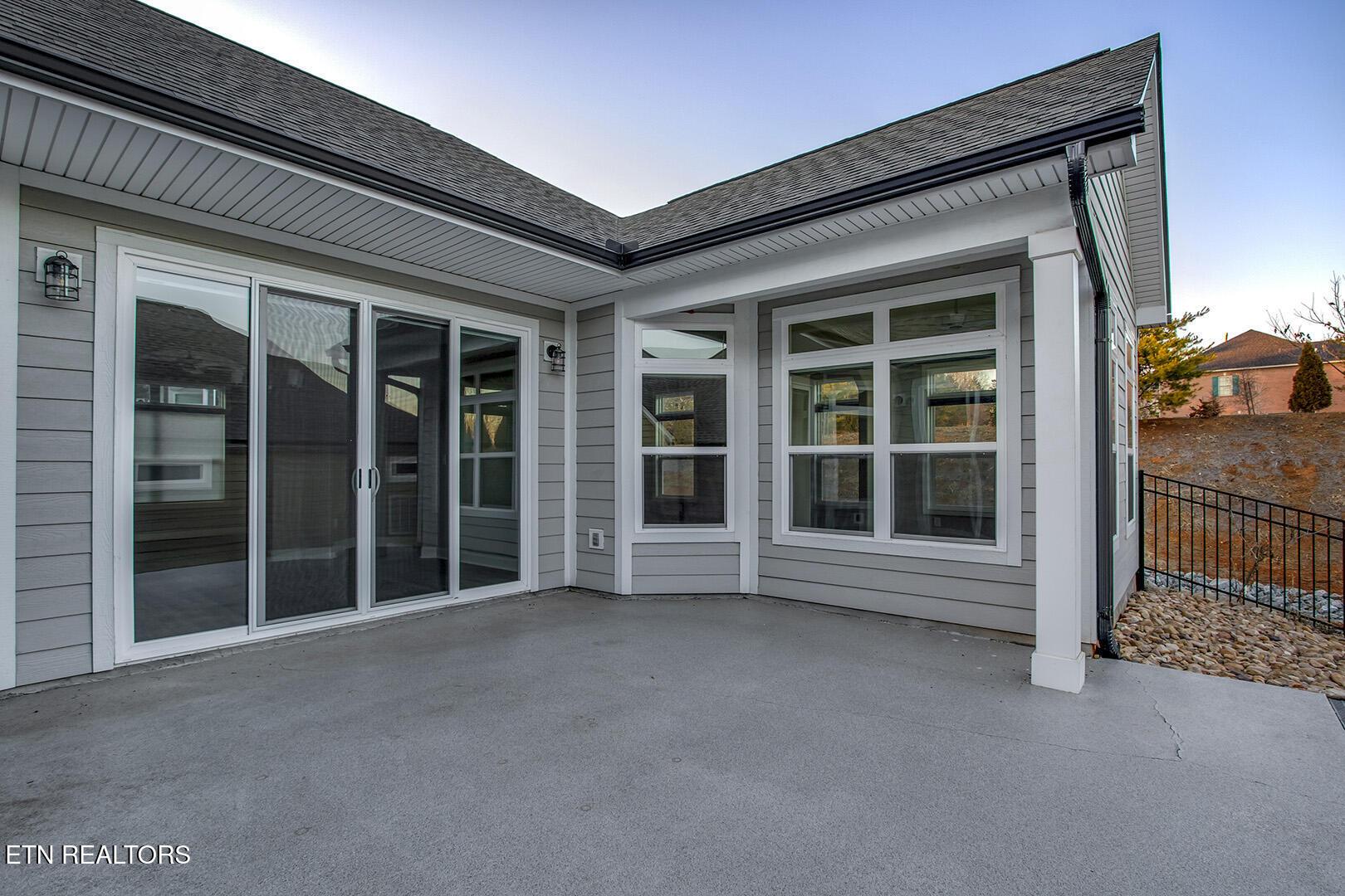 403 Sycamore Place Loudon, TN 37774 - Photo 21 of 60 21_403 Sycamore Place_Patio04