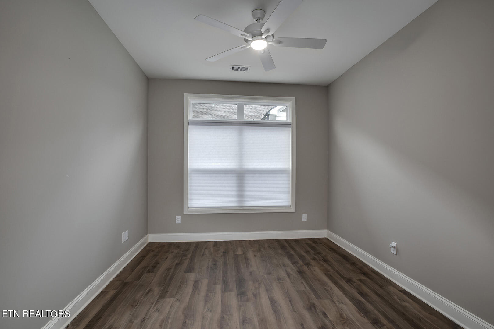 403 Sycamore Place Loudon, TN 37774 - Photo 23 of 60 23_403 Sycamore Place_Office01