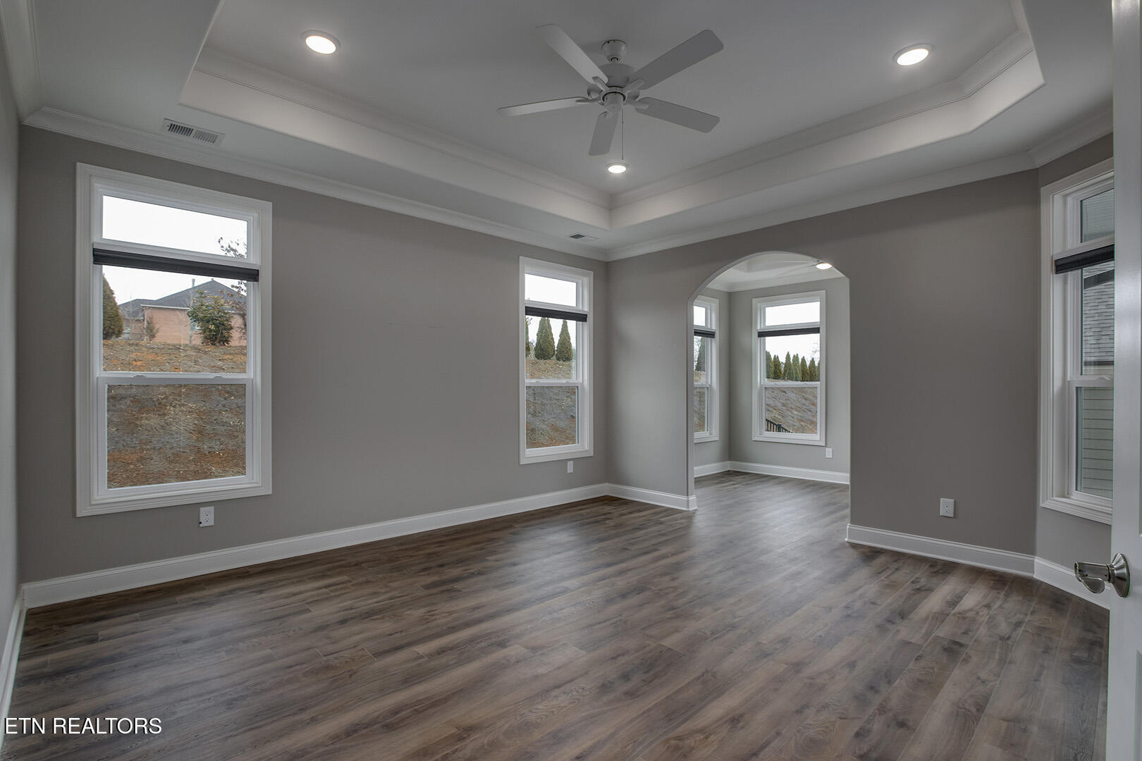 403 Sycamore Place Loudon, TN 37774 - Photo 26 of 60 26_403 Sycamore Place_MasterBedroom01