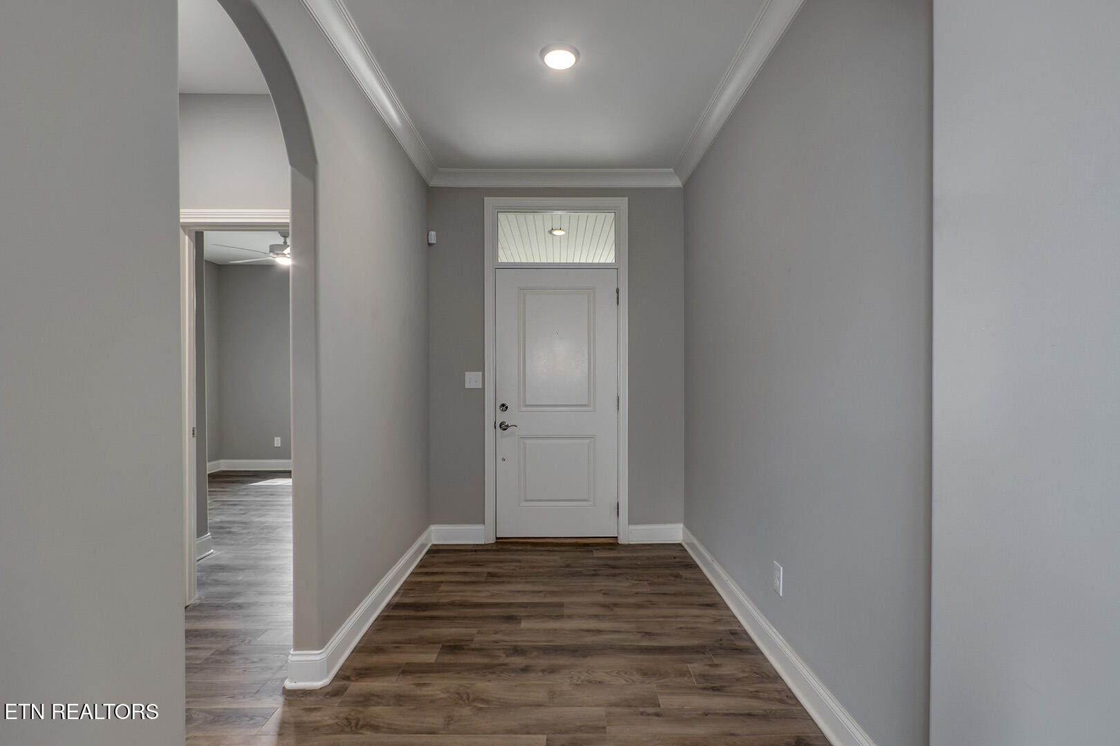 403 Sycamore Place Loudon, TN 37774 - Photo 34 of 60 34_403 Sycamore Place_EntryHall