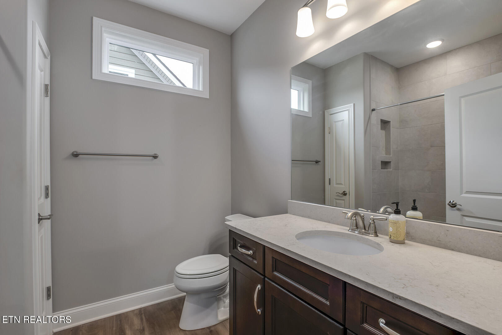 403 Sycamore Place Loudon, TN 37774 - Photo 36 of 60 36_403 Sycamore Place_GuestBath1