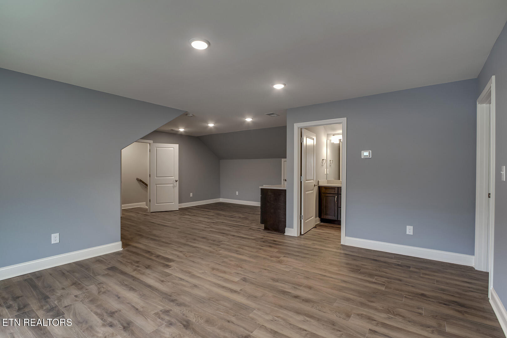 403 Sycamore Place Loudon, TN 37774 - Photo 47 of 60 47_403 Sycamore Place_Family02