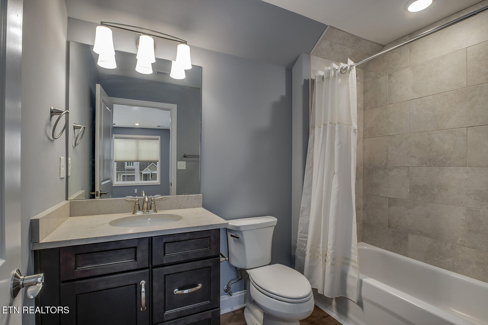 403 Sycamore Place Loudon, TN 37774 - Photo 48 of 60 48_403 Sycamore Place_GuestBath2