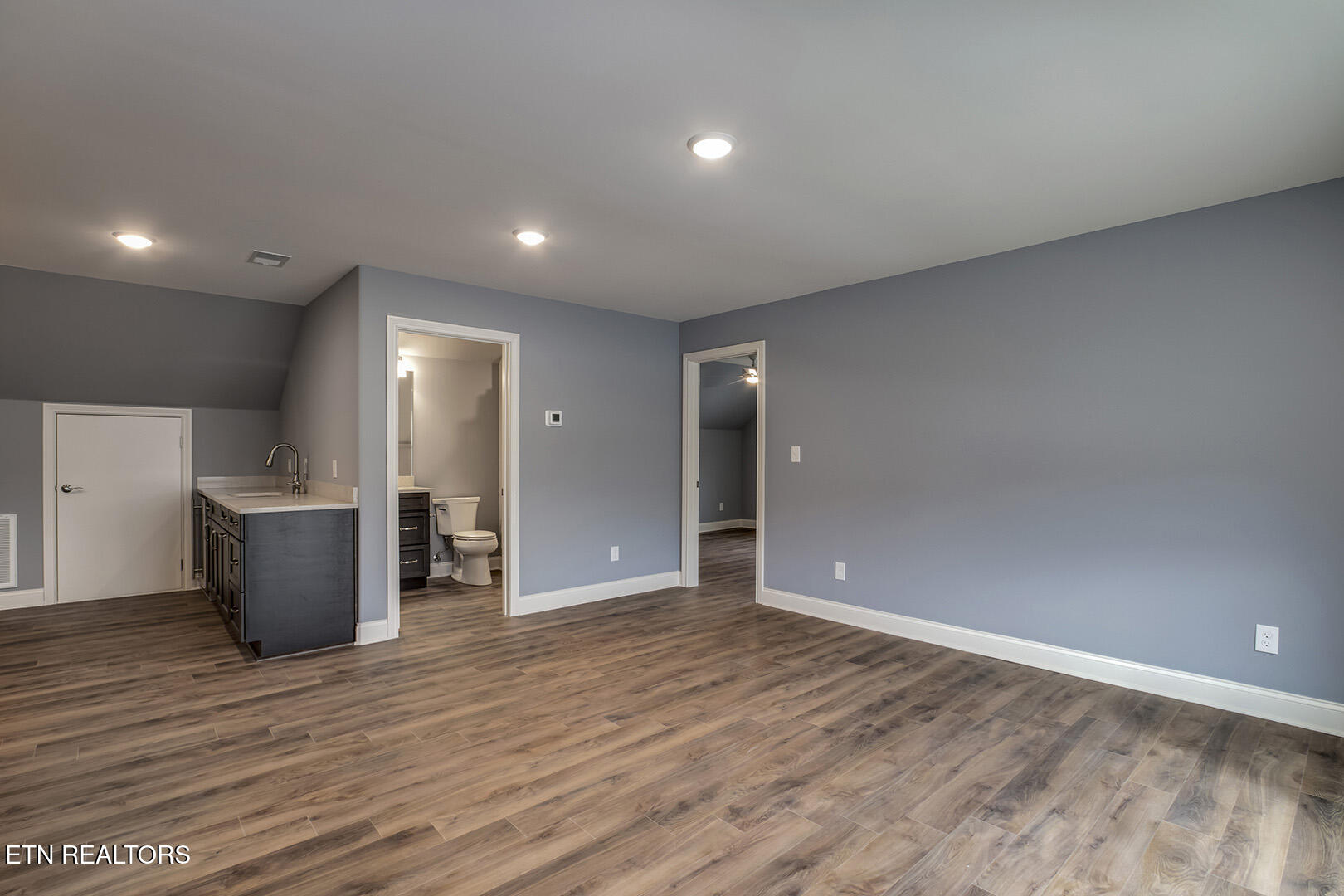 403 Sycamore Place Loudon, TN 37774 - Photo 49 of 60 49_403 Sycamore Place_Family03