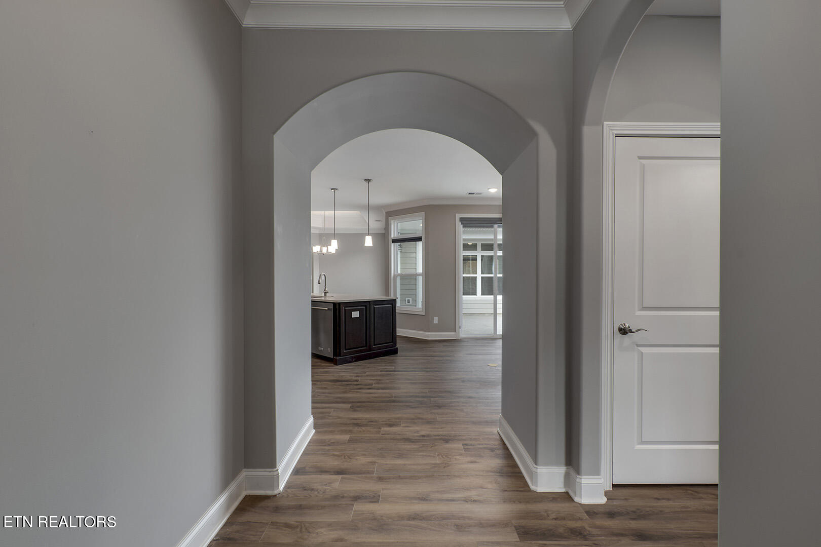 403 Sycamore Place Loudon, TN 37774 - Photo 5 of 60 05_403 Sycamore Place_EntryView