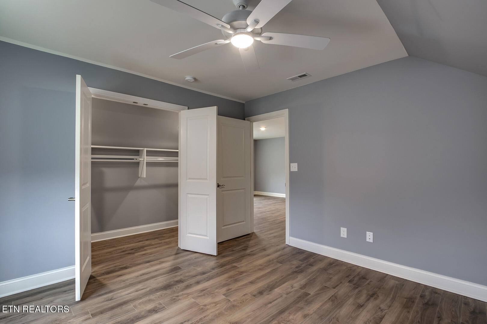 403 Sycamore Place Loudon, TN 37774 - Photo 51 of 60 51_403 Sycamore Place_Bedroom3_02