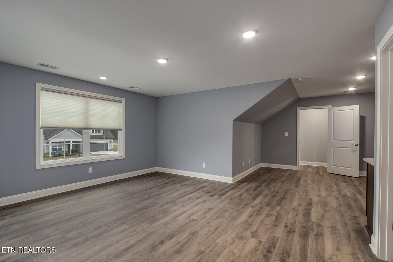 403 Sycamore Place Loudon, TN 37774 - Photo 52 of 60 52_403 Sycamore Place_Family04